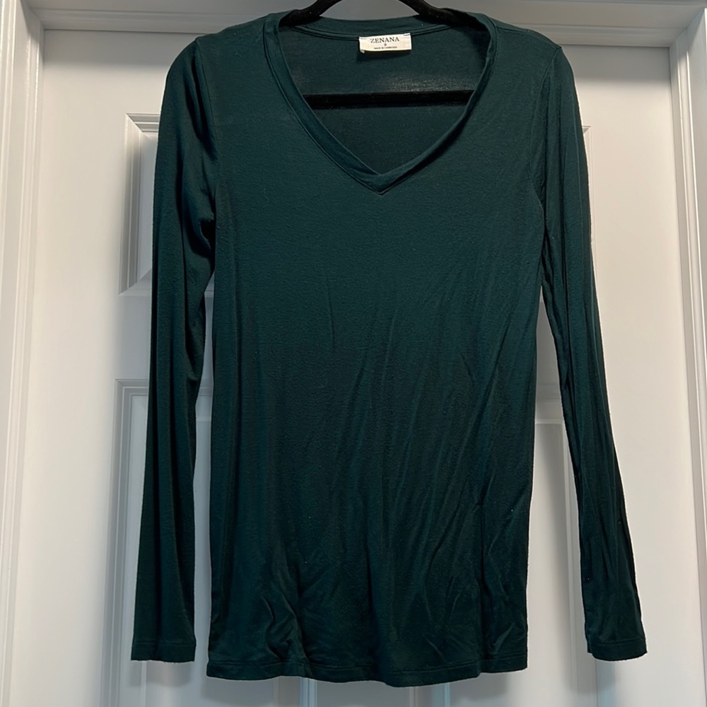 Small top dark green